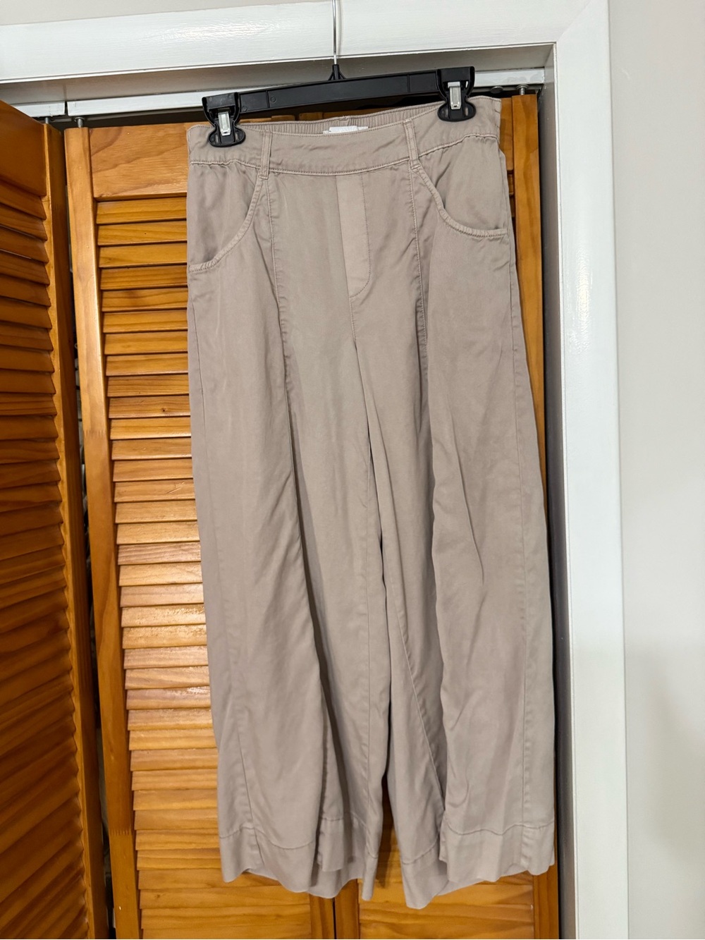 Women's Casual Wide-Leg Pants in Light Taupe